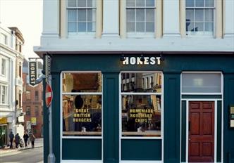 Honest Burger, Reading