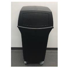FIVE GUYS ONLY - RUBBERMAID RANGER BIN 132.5 LITRE, BLACK ON CASTORS